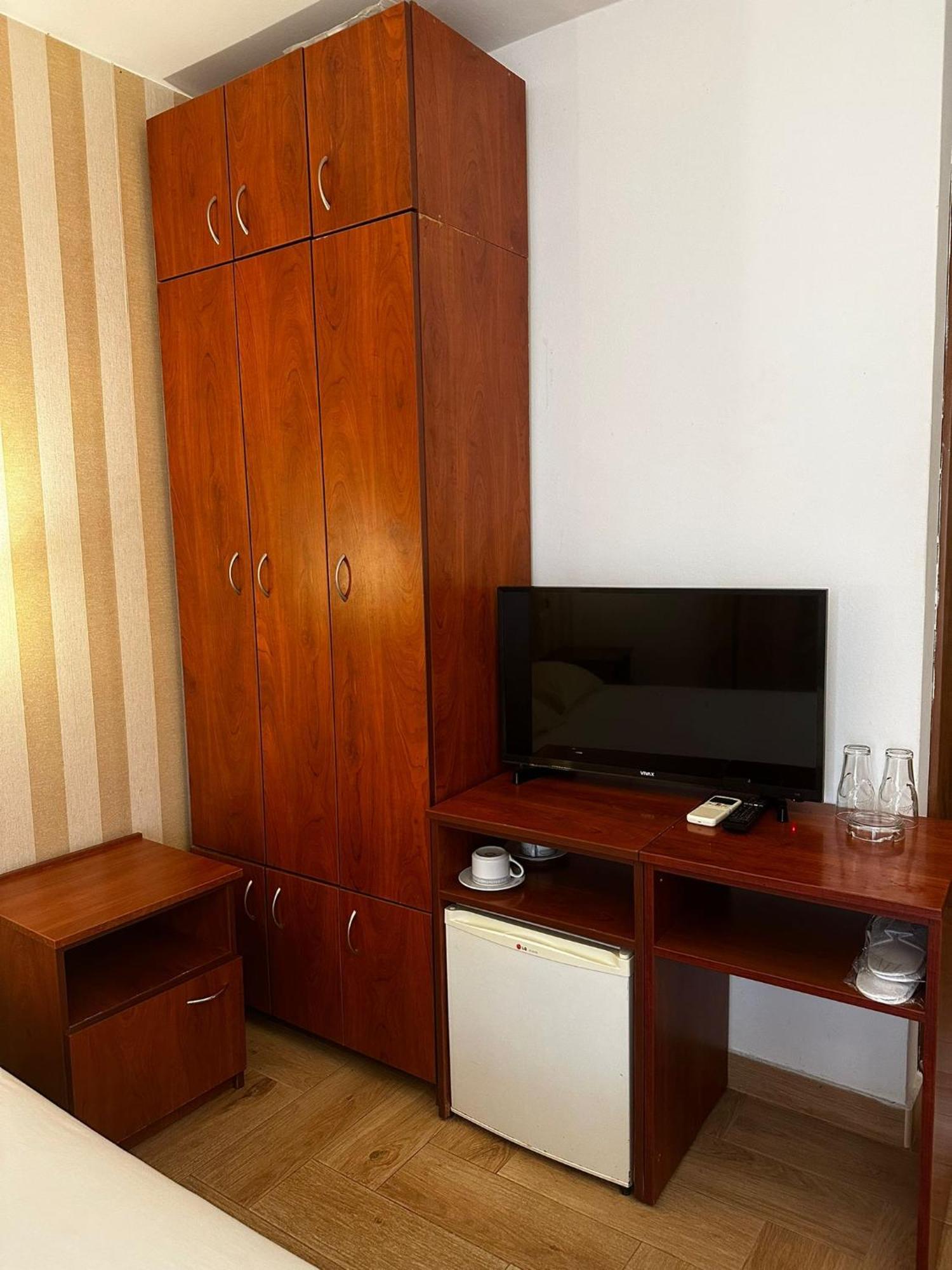 Central Hotel-Будва Экстерьер фото
