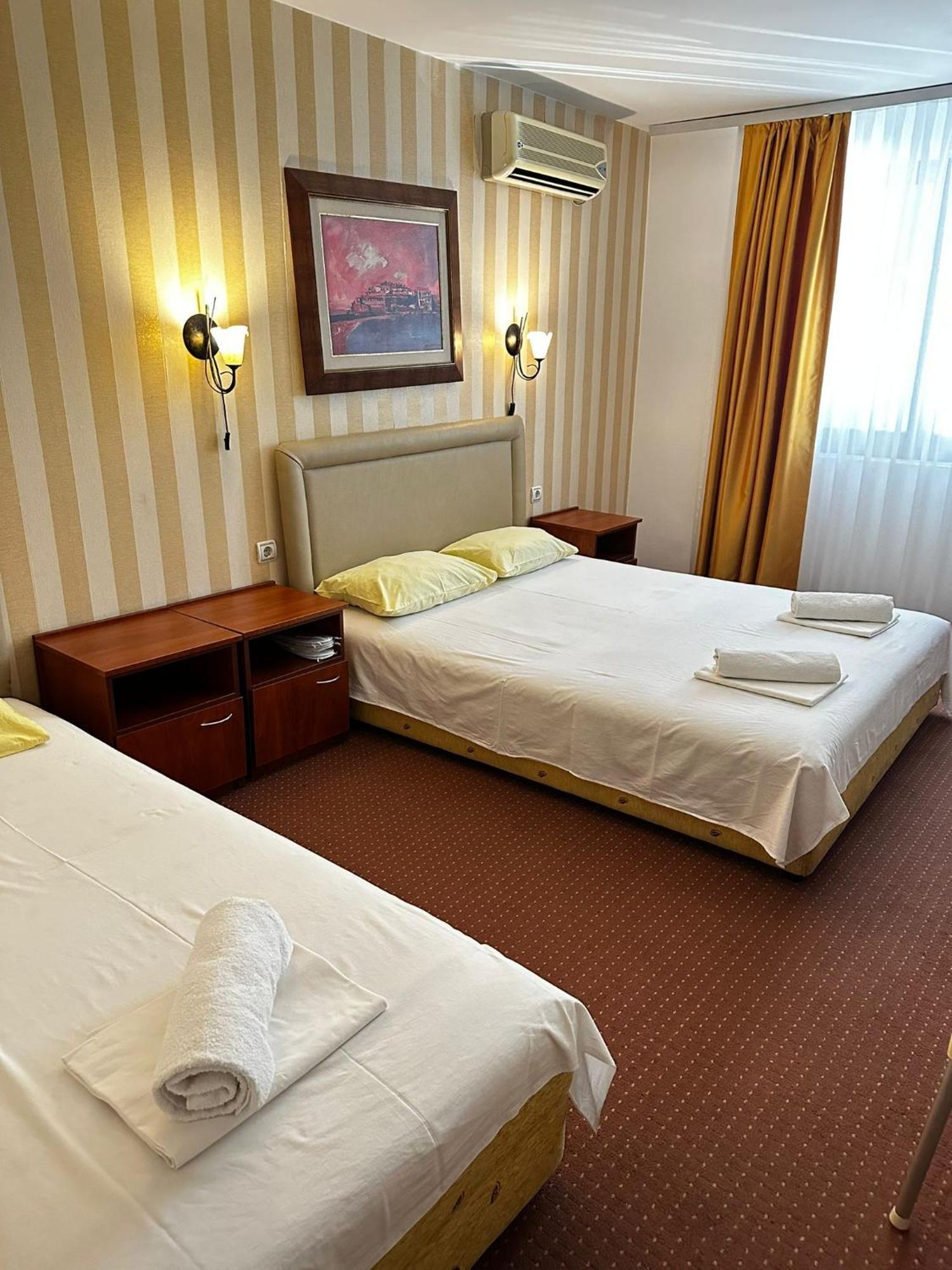 Central Hotel-Будва Экстерьер фото